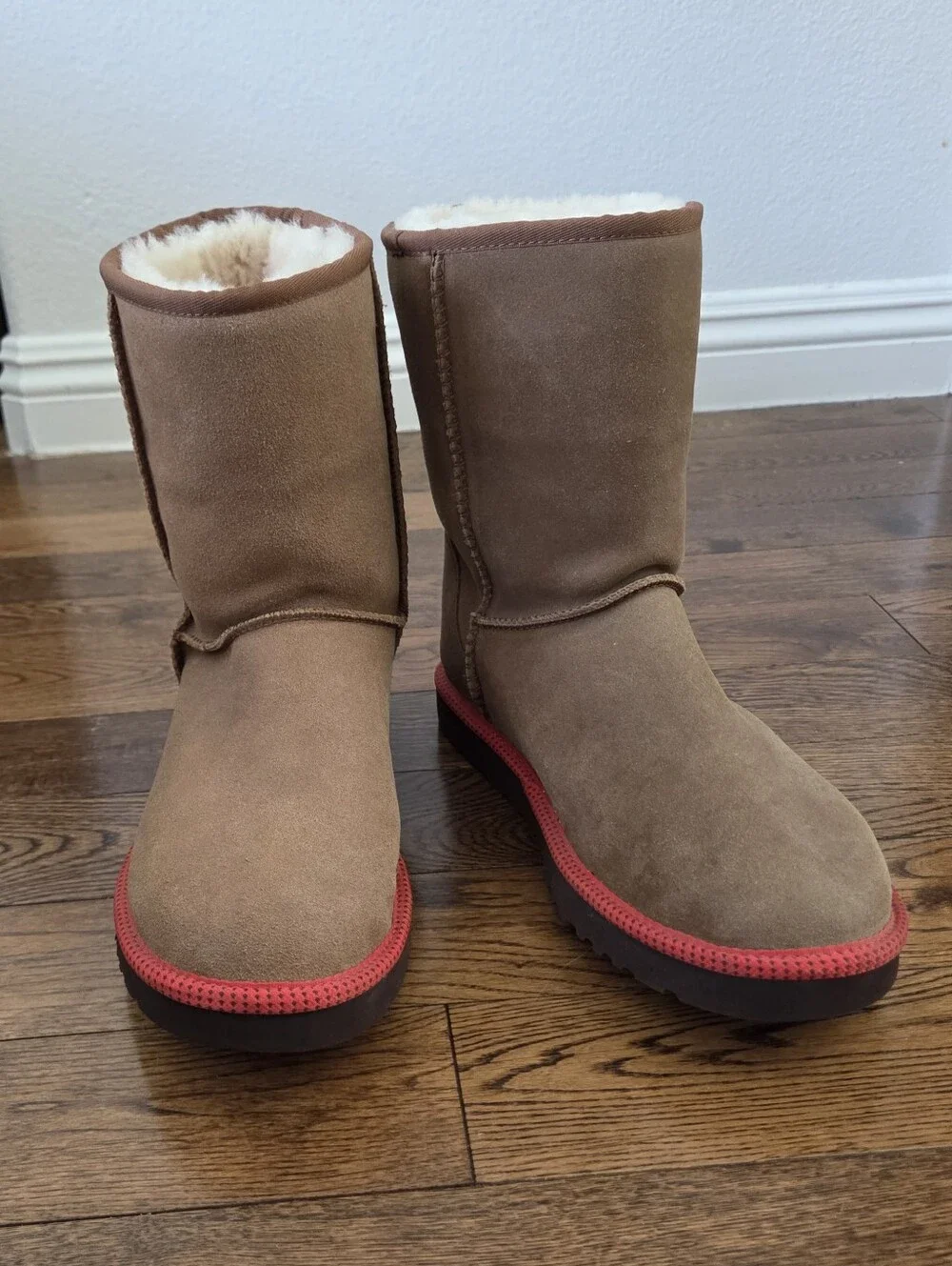 UGG Classic Short Leather Men Boots Color Chestnut Size  US10 /EU 43